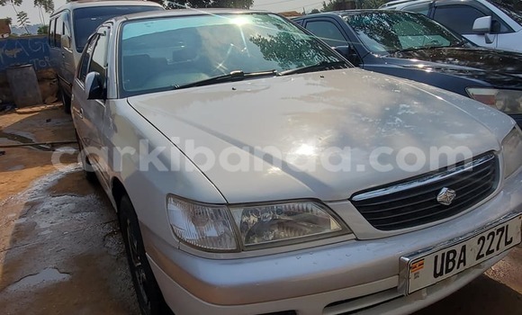 Acheter Occasion Voiture Toyota Premio Blanc à Kampala, Ouganda
