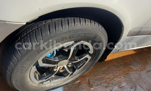 Acheter Occasion Voiture Toyota Premio Blanc à Kampala, Ouganda Acheter Occasion Voiture Toyota Premio Blanc à Kampala, Ouganda