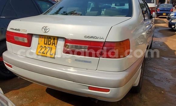 Acheter Occasion Voiture Toyota Premio Blanc à Kampala, Ouganda Acheter Occasion Voiture Toyota Premio Blanc à Kampala, Ouganda