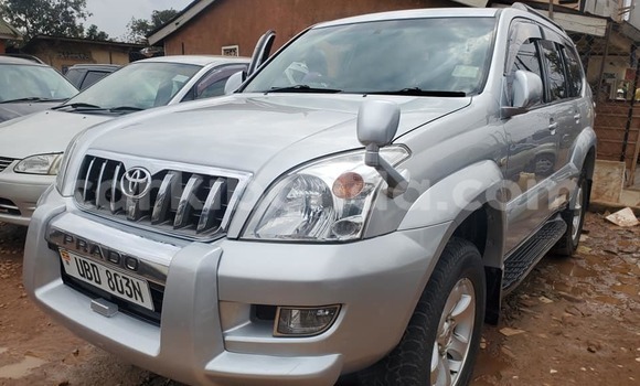 Acheter Occasion Voiture Toyota Land Cruiser Prado Gris à Kampala, Ouganda Acheter Occasion Voiture Toyota Land Cruiser Prado Gris à Kampala, Ouganda