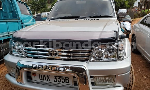 Acheter Occasion Voiture Toyota Land Cruiser Prado Gris à Kampala, Ouganda Acheter Occasion Voiture Toyota Land Cruiser Prado Gris à Kampala, Ouganda