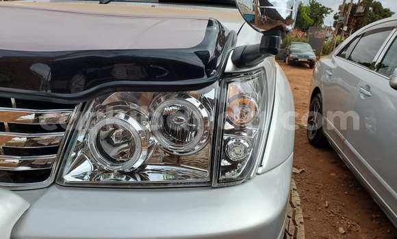 Acheter Occasion Voiture Toyota Land Cruiser Prado Gris à Kampala, Ouganda Acheter Occasion Voiture Toyota Land Cruiser Prado Gris à Kampala, Ouganda