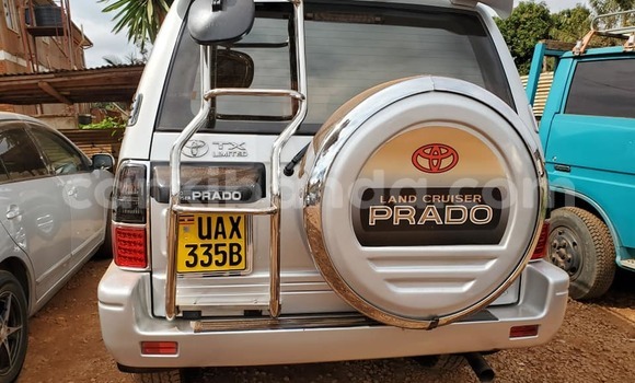 Acheter Occasion Voiture Toyota Land Cruiser Prado Gris à Kampala, Ouganda Acheter Occasion Voiture Toyota Land Cruiser Prado Gris à Kampala, Ouganda