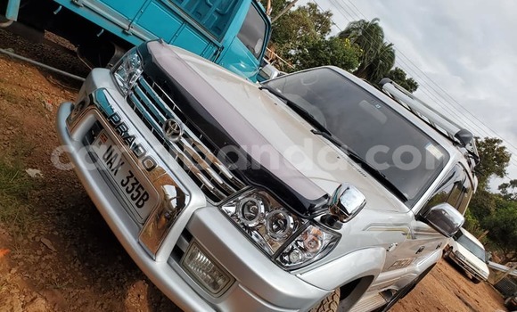 Acheter Occasion Voiture Toyota Land Cruiser Prado Gris à Kampala, Ouganda Acheter Occasion Voiture Toyota Land Cruiser Prado Gris à Kampala, Ouganda