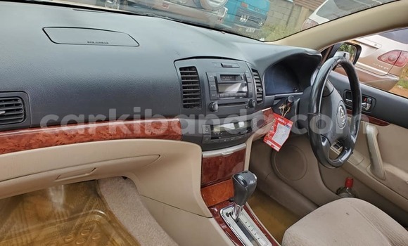 Acheter Occasion Voiture Toyota Premio Gris à Kampala, Ouganda Acheter Occasion Voiture Toyota Premio Gris à Kampala, Ouganda