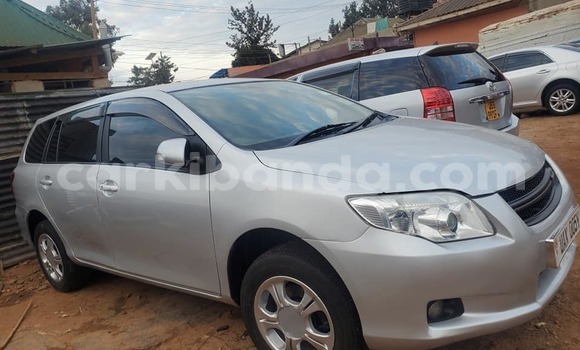 Acheter Occasion Voiture Toyota Fielder Gris à Kampala, Ouganda Acheter Occasion Voiture Toyota Fielder Gris à Kampala, Ouganda