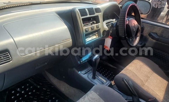 Acheter Occasion Voiture Toyota RAV4 Blanc à Kampala, Ouganda Acheter Occasion Voiture Toyota RAV4 Blanc à Kampala, Ouganda