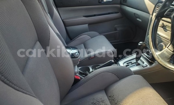 Acheter Occasion Voiture Subaru Forester Gris à Kampala, Ouganda Acheter Occasion Voiture Subaru Forester Gris à Kampala, Ouganda