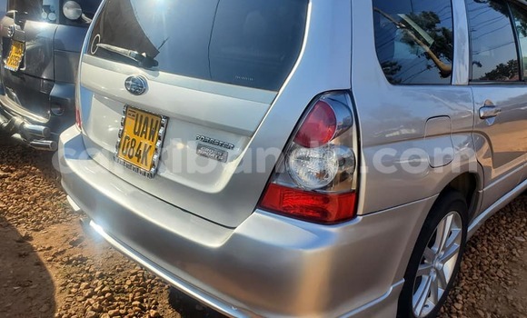 Acheter Occasion Voiture Subaru Forester Gris à Kampala, Ouganda Acheter Occasion Voiture Subaru Forester Gris à Kampala, Ouganda