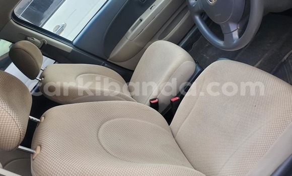 Acheter Occasion Voiture Toyota Passo Gris à Kampala, Ouganda Acheter Occasion Voiture Toyota Passo Gris à Kampala, Ouganda