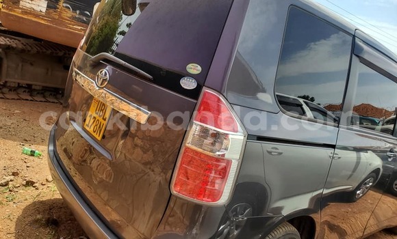 Acheter Occasion Voiture Toyota Noah Autre à Kampala, Ouganda Acheter Occasion Voiture Toyota Noah Autre à Kampala, Ouganda