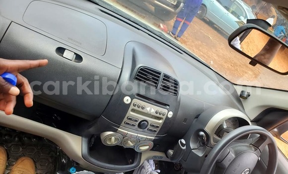 Acheter Occasion Voiture Toyota Passo Marron à Kampala, Ouganda Acheter Occasion Voiture Toyota Passo Marron à Kampala, Ouganda