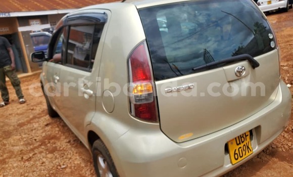 Acheter Occasion Voiture Toyota Passo Marron à Kampala, Ouganda Acheter Occasion Voiture Toyota Passo Marron à Kampala, Ouganda