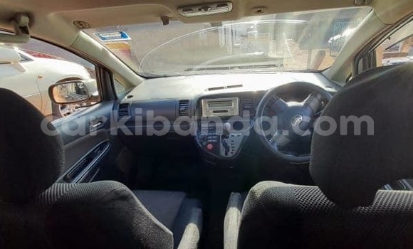 Acheter Occasion Voiture Toyota Wish Bleu à Kampala, Ouganda Acheter Occasion Voiture Toyota Wish Bleu à Kampala, Ouganda