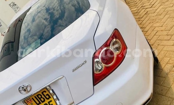 Acheter Occasion Voiture Toyota Mark X Blanc à Kampala, Ouganda Acheter Occasion Voiture Toyota Mark X Blanc à Kampala, Ouganda