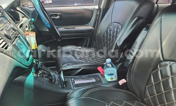 Acheter Occasion Voiture Toyota Kluger Noir à Kampala, Ouganda Acheter Occasion Voiture Toyota Kluger Noir à Kampala, Ouganda