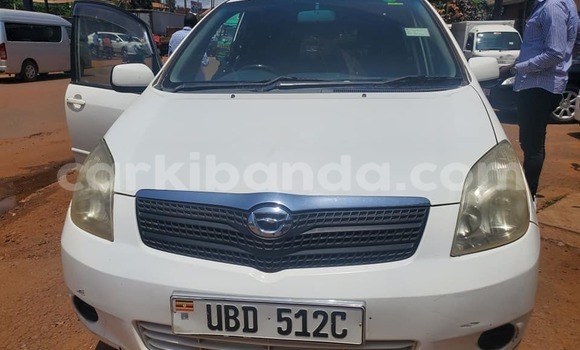 Acheter Occasion Voiture Toyota Spacio Blanc à Kampala, Ouganda Acheter Occasion Voiture Toyota Spacio Blanc à Kampala, Ouganda
