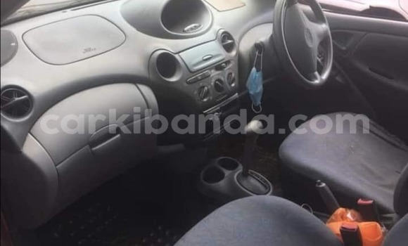 Acheter Occasion Voiture Toyota Vitz Rouge à Kampala, Ouganda Acheter Occasion Voiture Toyota Vitz Rouge à Kampala, Ouganda