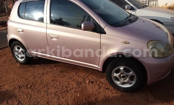 Nunua Ilio tumika Toyota Vitz Nyingine Gari ndani ya Kampala nchini Uganda