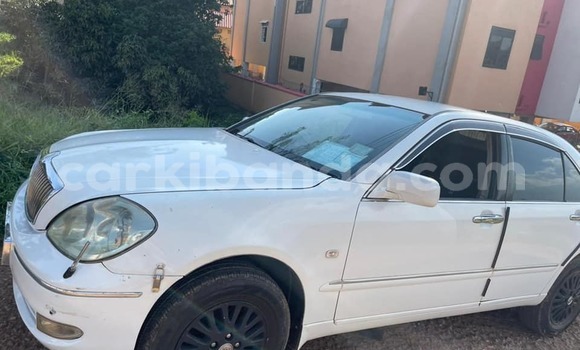 Acheter Occasion Voiture Toyota Brevis Blanc à Kampala, Ouganda Acheter Occasion Voiture Toyota Brevis Blanc à Kampala, Ouganda