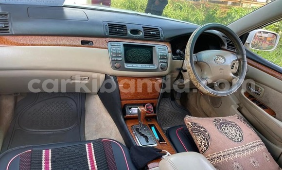 Acheter Occasion Voiture Toyota Brevis Blanc à Kampala, Ouganda Acheter Occasion Voiture Toyota Brevis Blanc à Kampala, Ouganda