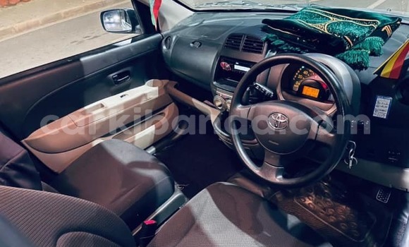 Acheter Occasion Voiture Toyota Passo Gris à Kampala, Ouganda Acheter Occasion Voiture Toyota Passo Gris à Kampala, Ouganda