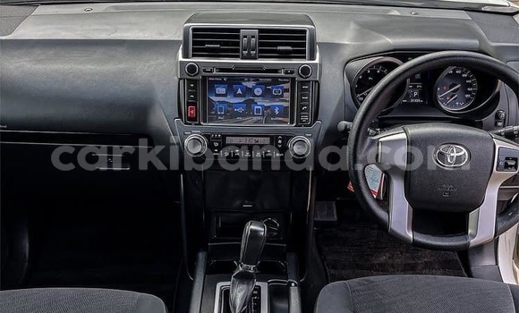 Acheter Occasion Voiture Toyota Land Cruiser Prado Gris à Kampala, Ouganda Acheter Occasion Voiture Toyota Land Cruiser Prado Gris à Kampala, Ouganda