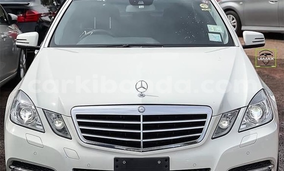 Buy Used Mercedes‒Benz E–Class White Car in Kampala in Uganda