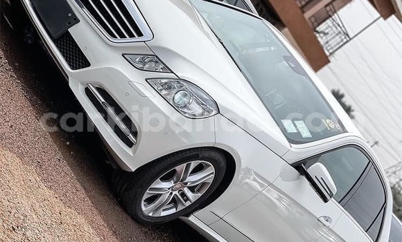 Acheter Occasion Voiture Mercedes‒Benz E–Class Blanc à Kampala, Ouganda Acheter Occasion Voiture Mercedes‒Benz E–Class Blanc à Kampala, Ouganda