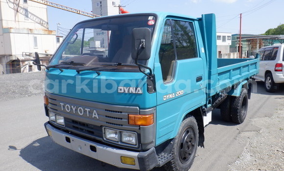 Buy Used Toyota Dyna Green Truck in Kampala in Uganda