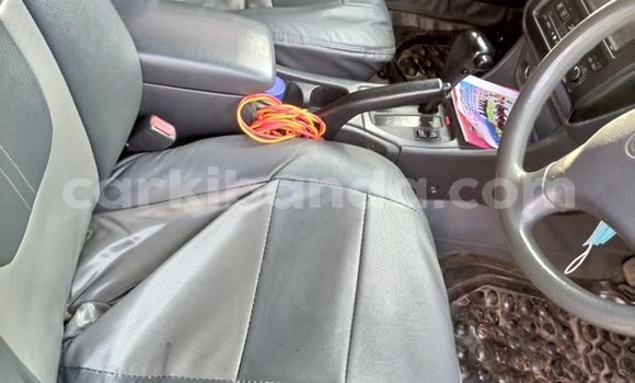 Acheter Occasion Voiture Toyota Premio Blanc à Kampala, Ouganda Acheter Occasion Voiture Toyota Premio Blanc à Kampala, Ouganda