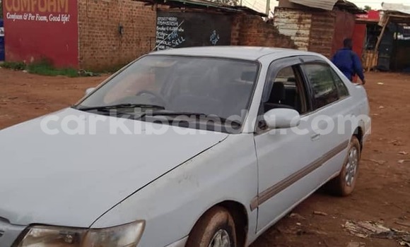 Acheter Occasion Voiture Toyota Premio Blanc à Kampala, Ouganda Acheter Occasion Voiture Toyota Premio Blanc à Kampala, Ouganda