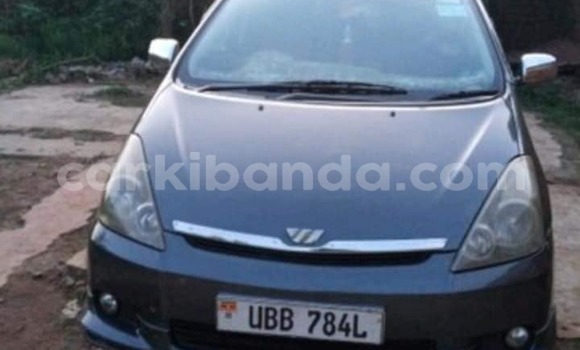 Nunua Ilio tumika Toyota Wish Nyeusi Gari ndani ya Kampala nchini Uganda