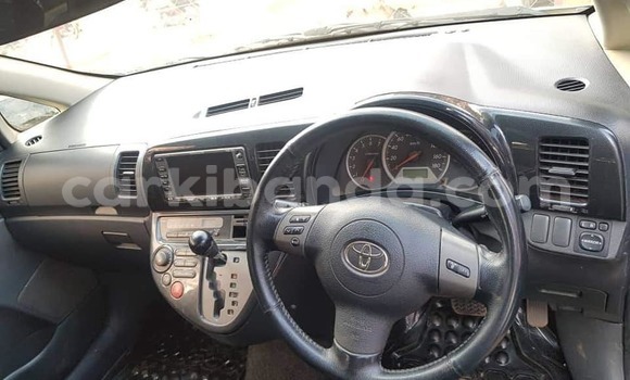 Acheter Occasion Voiture Toyota Wish Noir à Kampala, Ouganda Acheter Occasion Voiture Toyota Wish Noir à Kampala, Ouganda