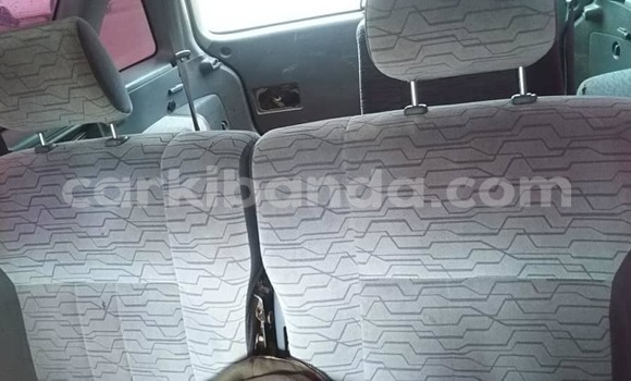 Acheter Occasion Voiture Toyota Ipsum Blanc à Kampala, Ouganda Acheter Occasion Voiture Toyota Ipsum Blanc à Kampala, Ouganda