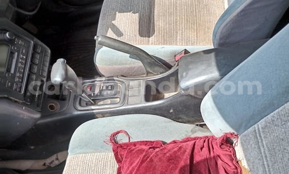 Acheter Occasion Voiture Toyota Corona Noir à Kampala, Ouganda Acheter Occasion Voiture Toyota Corona Noir à Kampala, Ouganda