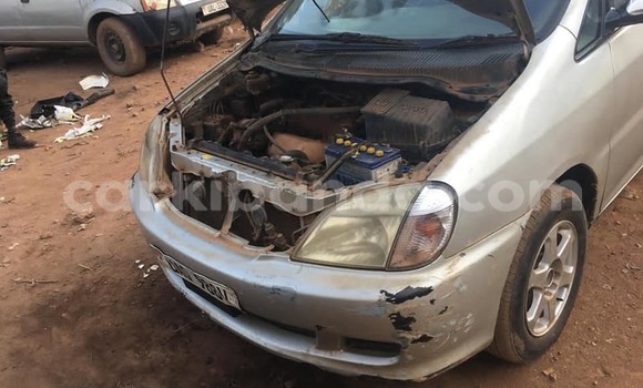 Acheter Occasion Voiture Toyota Nadia Gris à Kampala, Ouganda Acheter Occasion Voiture Toyota Nadia Gris à Kampala, Ouganda