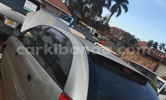 Acheter Occasion Voiture Toyota Nadia Gris à Kampala, Ouganda Acheter Occasion Voiture Toyota Nadia Gris à Kampala, Ouganda