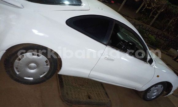 Nunua Ilio tumika Toyota Celica Nyeupe Gari ndani ya Kampala nchini Uganda