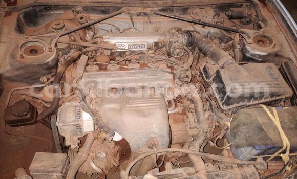 Acheter Occasion Voiture Toyota Celica Blanc à Kampala, Ouganda Acheter Occasion Voiture Toyota Celica Blanc à Kampala, Ouganda