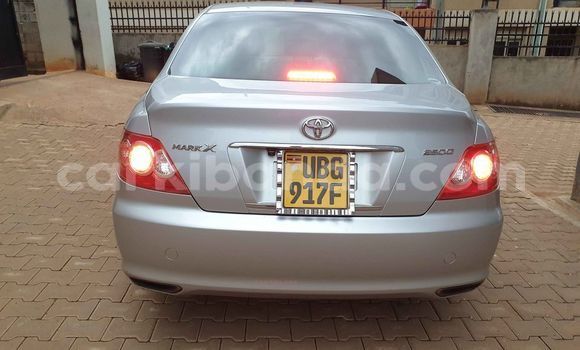Gura Yakoze Toyota Mark X Silver Imodoka i Kampala mu Uganda Gura Yakoze Toyota Mark X Silver Imodoka i Kampala mu Uganda