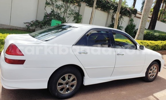 Gura Yakoze Toyota Mark II White Imodoka i Kampala mu Uganda Gura Yakoze Toyota Mark II White Imodoka i Kampala mu Uganda
