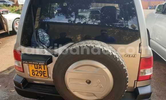 Gura Yakoze Mitsubishi Pajero iO Silver Imodoka i Kampala mu Uganda Gura Yakoze Mitsubishi Pajero iO Silver Imodoka i Kampala mu Uganda