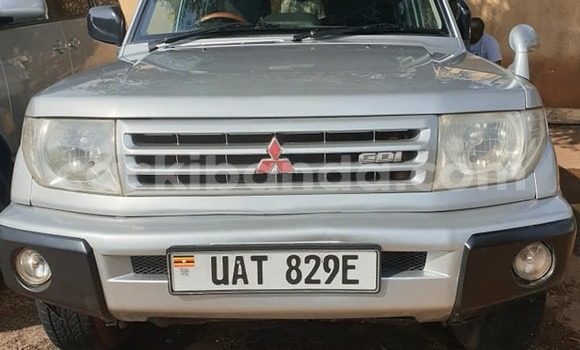 Gura Yakoze Mitsubishi Pajero iO Silver Imodoka i Kampala mu Uganda Gura Yakoze Mitsubishi Pajero iO Silver Imodoka i Kampala mu Uganda
