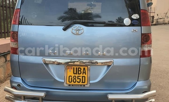Gura Yakoze Toyota Noah Blue Imodoka i Kampala mu Uganda Gura Yakoze Toyota Noah Blue Imodoka i Kampala mu Uganda