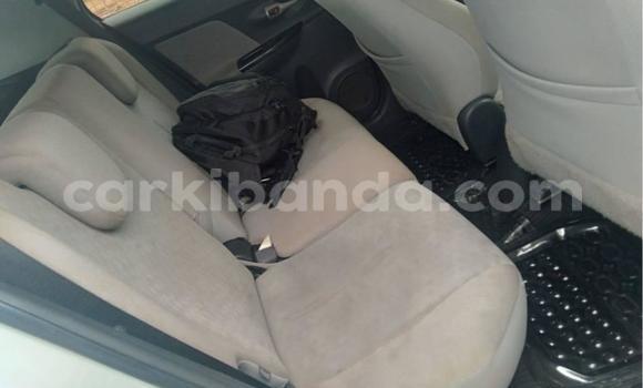Acheter Occasion Voiture Toyota IST Blanc à Kampala, Ouganda Acheter Occasion Voiture Toyota IST Blanc à Kampala, Ouganda