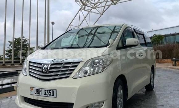 Acheter Occasion Voiture Toyota Alphard Blanc à Kampala, Ouganda