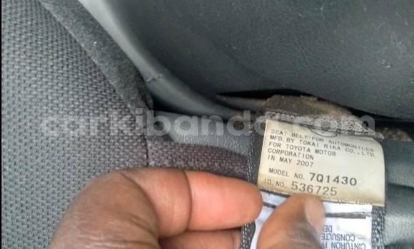 Acheter Occasion Voiture Toyota RAV4 Blanc à Kampala, Ouganda Acheter Occasion Voiture Toyota RAV4 Blanc à Kampala, Ouganda