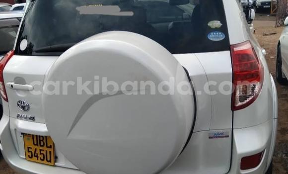 Acheter Occasion Voiture Toyota RAV4 Blanc à Kampala, Ouganda Acheter Occasion Voiture Toyota RAV4 Blanc à Kampala, Ouganda