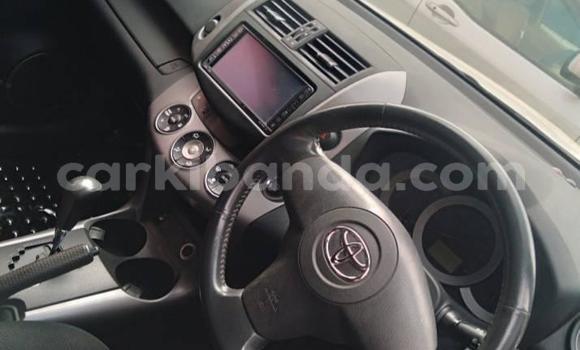 Acheter Occasion Voiture Toyota RAV4 Blanc à Kampala, Ouganda Acheter Occasion Voiture Toyota RAV4 Blanc à Kampala, Ouganda